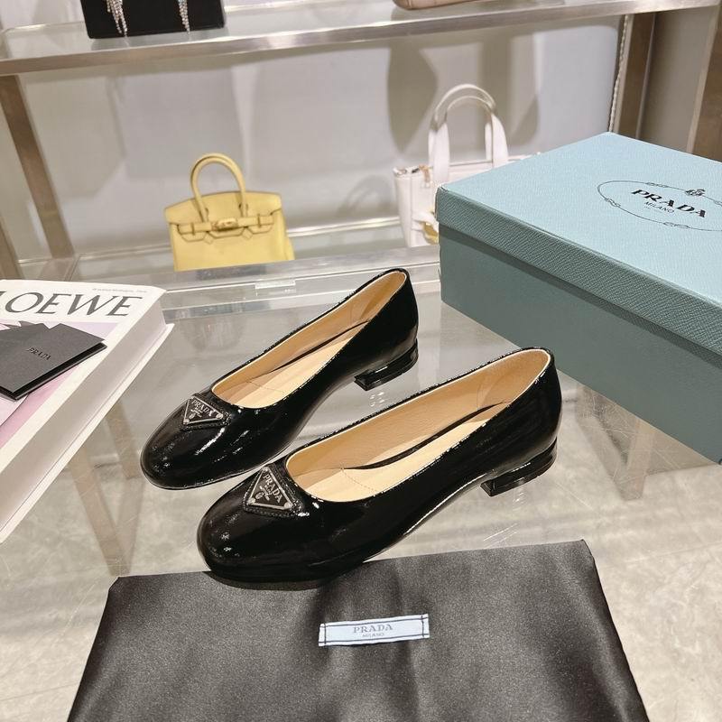 Prada Women's Shoes 525